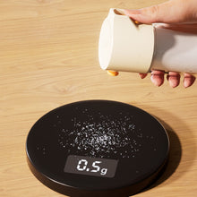 Load image into Gallery viewer, Quantitative Salt Shaker Dispenser