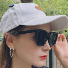 Load image into Gallery viewer, Smart Photochromic Sunglasses