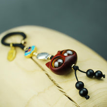 Charger l'image dans la galerie, Handmade Cute Wood Cat Pendant - airlando