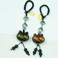 Charger l'image dans la galerie, Handmade Cute Wood Cat Pendant - airlando