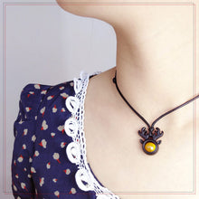 Lade das Bild in den Galerie-Viewer, Wood Elk Pendant Necklace - airlando