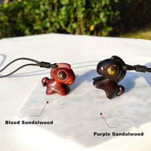 Lade das Bild in den Galerie-Viewer, Wood Horse Pendant Necklace - airlando