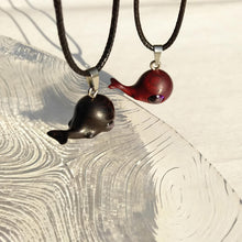 Lade das Bild in den Galerie-Viewer, Wood Whale Pendant Necklace - airlando