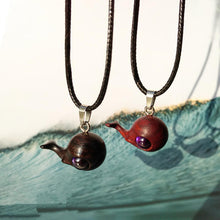 Lade das Bild in den Galerie-Viewer, Wood Whale Pendant Necklace - airlando