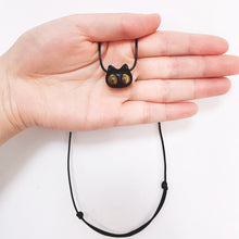 Lade das Bild in den Galerie-Viewer, Handmade Cute Wood Cat Pendant Necklace - airlando
