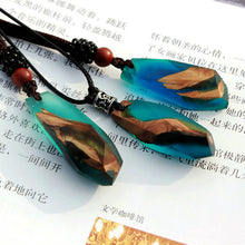 Load image into Gallery viewer, Ocean Heart Resin Pendant Necklace - airlando
