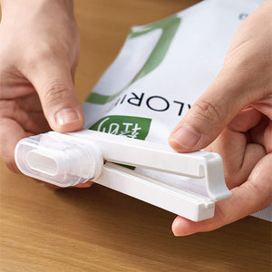 Sealing Clip with Pour Spout - airlando
